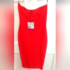 Beautiful, never worn strapless dress